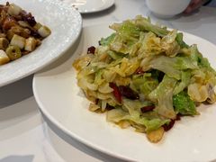 炝炒手撕包菜-金熊猫川菜餐厅