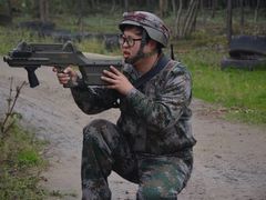 -崇明岛拓展训练真人CS镭战基地