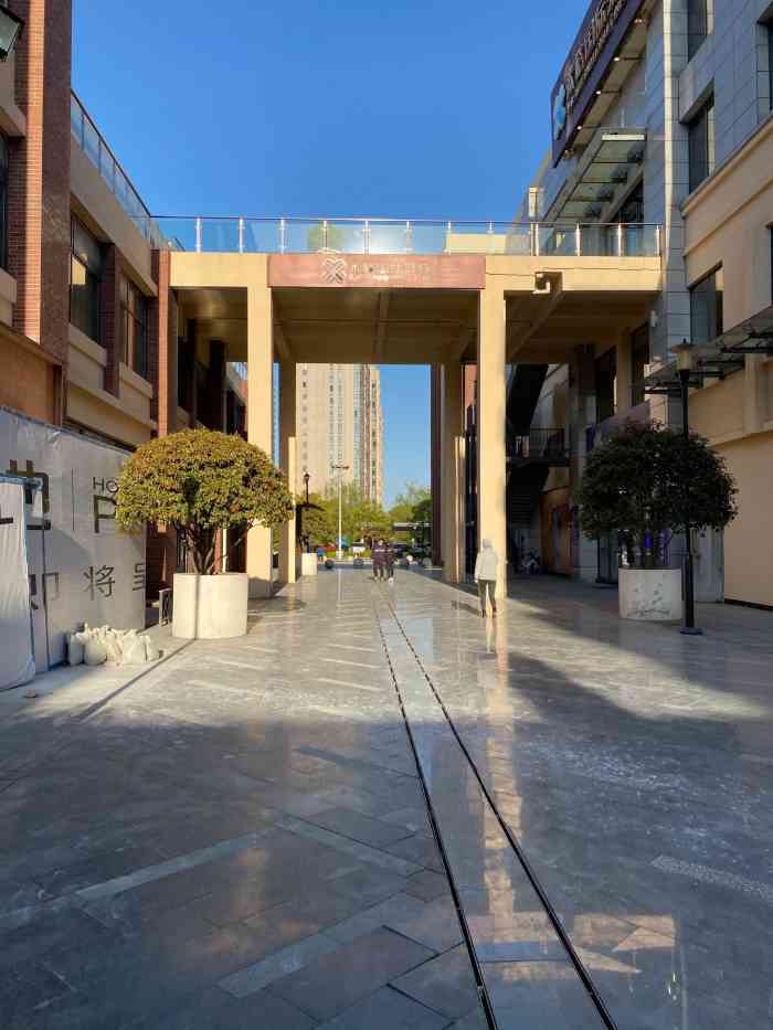 东西木有很便宜咯,也没什么可逛的 差评