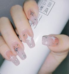 -悦指间美甲美睫