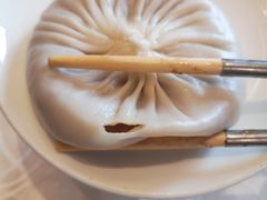 蟹黄汤包一笼-鸿运酒楼
