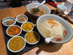 -蟹黄鱼·海派深夜面馆(巨鹿路店)