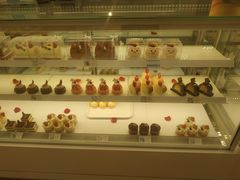 面包甜点陈列柜-好利来(朝外店)