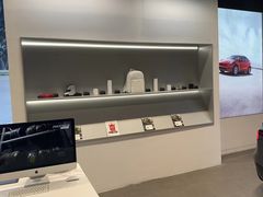 -TESLA 特斯拉(上海太古汇体验店)
