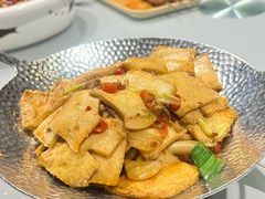 -乡村馕坑肉·烧烤·新疆菜·本地人更爱吃(阿勒泰首店)