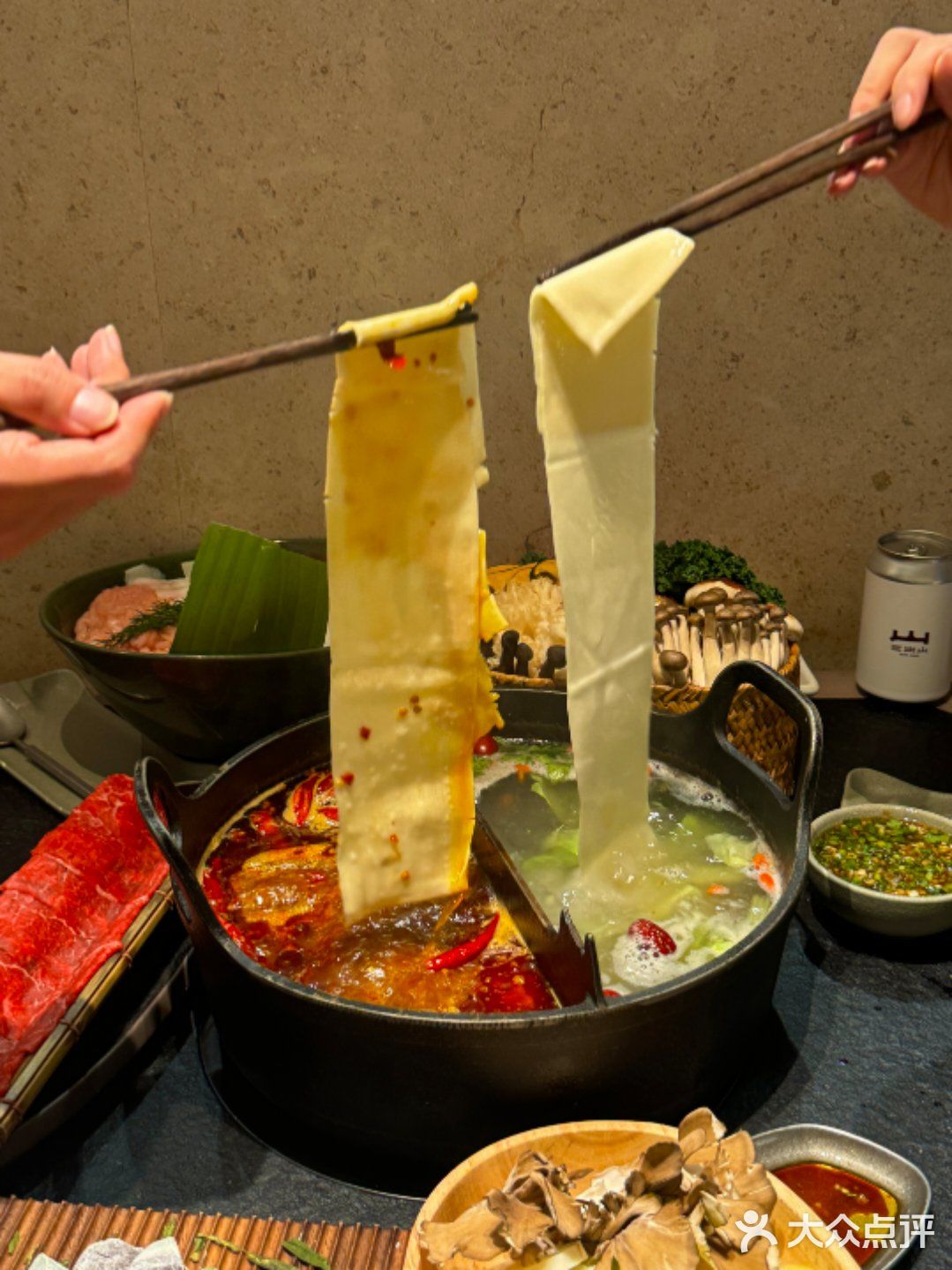 冬天当然是要吃火锅啦🥘