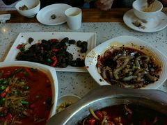 -兔行天下-鸿鹤鲜锅兔(中海国际店)