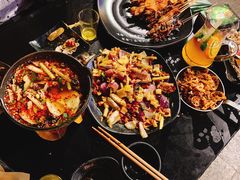 -何师烧烤·香辣蟹·川菜·30年老品牌(太古里旗舰店)