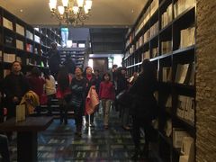 -钟书阁(松江泰晤士小镇店)