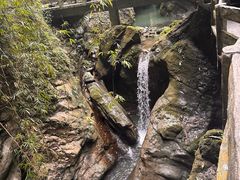 -龙水峡地缝景区