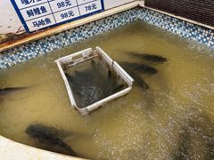 -锅老头海鲜铁锅炖