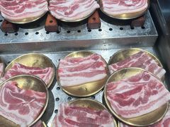 -芝小官毛肚火锅海鲜自助(苏州吴江区万宝店)