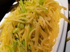 尖椒土豆丝-渝信川菜 · 川味家常菜(长安店)