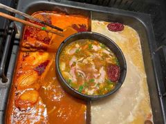-老牌坊云南鱼豆花火锅(哈西万达店)
