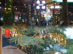 -三亚火车头万人海鲜广场