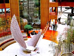 -上海滴水湖皇冠假日酒店