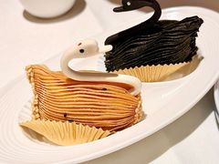 天鹅榴莲酥-银灯食府(丽丰国际中心店)