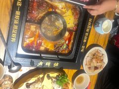 -老牌坊云南鱼豆花火锅(爱建店)
