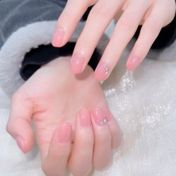 -七彩虹美甲美睫 半永久