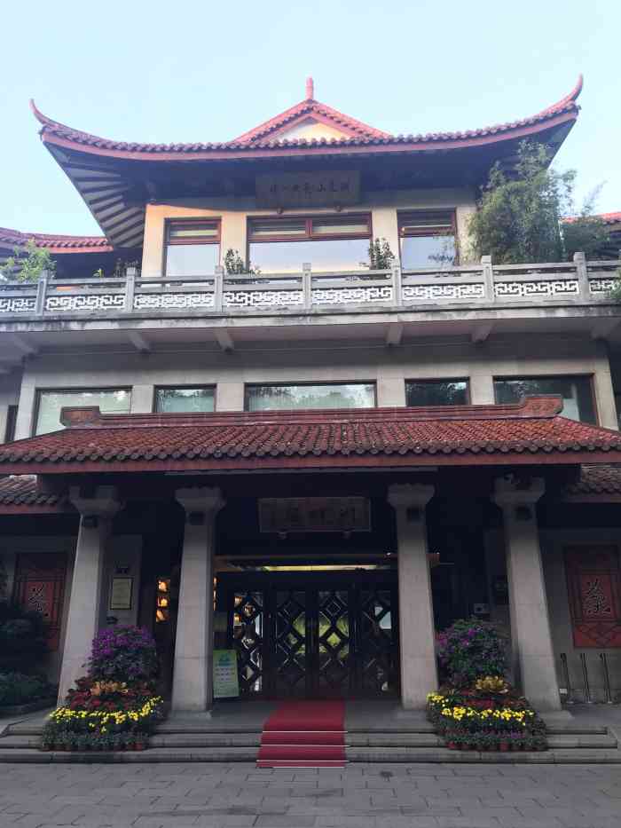 杭州湖畔居茶楼(湖滨店)-"来这家店主要就是招呼朋友,地理位置比较方.