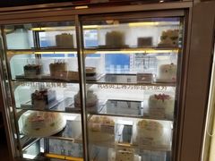 -红宝石·鲜奶小方·海派西点房(南丹店)