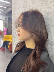 -诗悦发型SALON·圣罗兰店