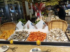 -大中华希尔顿酒店-念自助餐·嗨啤·小龙虾