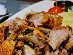 自酿啤酒脆皮烤猪肘-Ambra Haus琥珀屋精酿餐厅(宝山店)