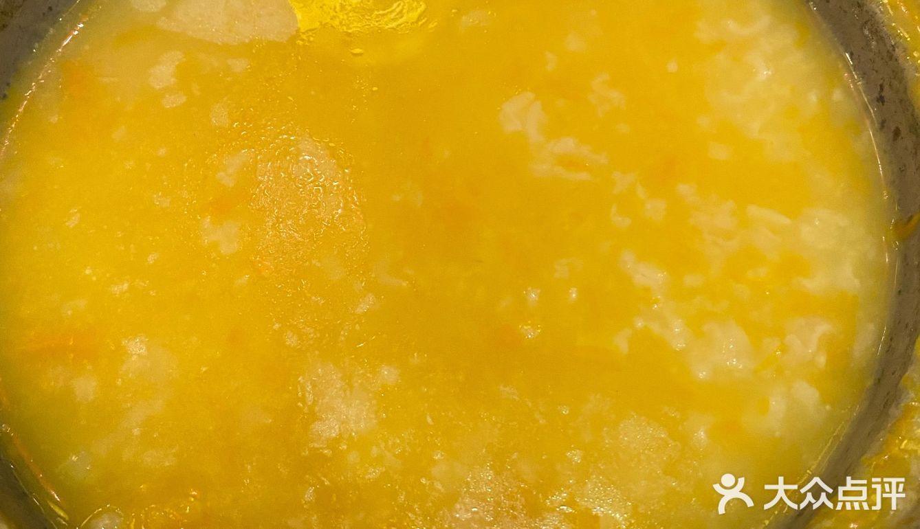 甜甜的，好吃极了。还有个什么饼，我一个没吃
