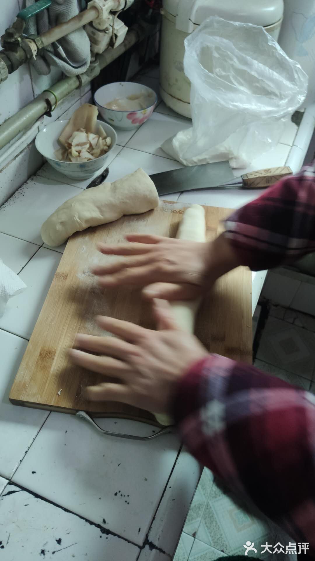 500g面粉5g酵母，发面2小时