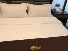 -好家园酒店(深圳坪山技术大学地铁站店)