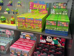 -泡泡玛特POPMART (北京超极合生汇店)