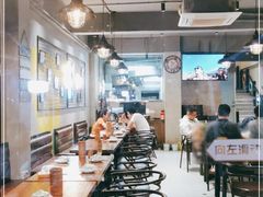 大堂-记忆串城·东北烧烤·小龙虾·大型团建(南油店)
