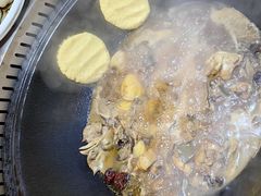 -锅老头海鲜铁锅炖