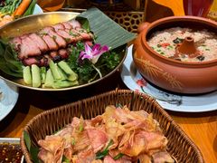 -老滇山寨•云南特色菜•地方菜•民族风情歌舞表演(金碧店)