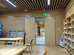 -漕河泾街道图书馆(漕河泾社区文化活动中心店)