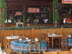 -三亚火车头万人海鲜广场