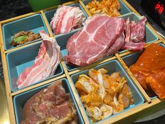 -烤路里·韩国品质自助烤肉(石路天虹4号店)