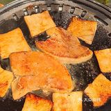 他们家的烤鹅肝真的太美味了，搭配杏鲍菇一起吃！