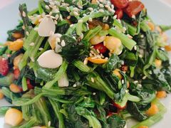 八宝菠菜-小六汤包砂煲菜(文景路店)
