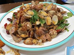 辣炒蛤蜊-1910老鲁味海鲜·戳子肉·青岛菜(金沙滩店)