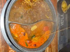 沸腾的锅底-成都屋头串串(青年北街店)