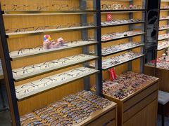 -优医视平价眼镜超市蔡司依视路折扣(小马厂店)