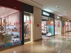 -王府井百货熙地港店