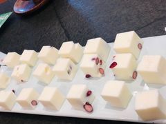 酸奶糕-诺敏塔拉奶茶-布里亚特包子-手把肉(锦都会店)