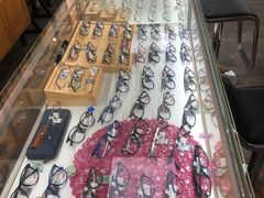 -LOGO眼镜·蔡司品牌折扣店(龙华清湖店)