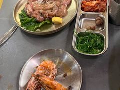 -围炉肉舍•炭烤活鳗•丹东海鲜烤肉(步行街店)