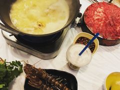 -鲜入围煮花胶鸡海鲜火锅