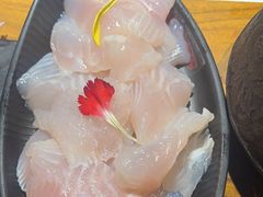 -老牌坊云南鱼豆花火锅(哈西万达店)