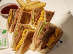 公司三文治伴薯条-翠华餐厅(宝安壹方城店)